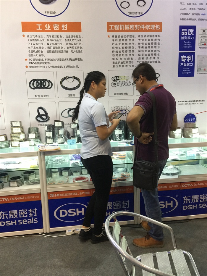 當然，也有不少的國外客戶啦！
